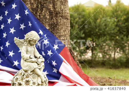 girl angel statue with the flag of america girl angel statue with the flag of america 41637840
