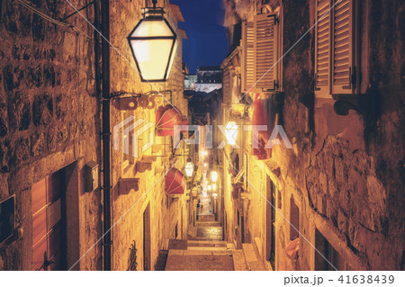 Famous narrow alley of Dubrovnik old town, Croatia 41638439