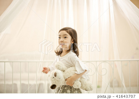 少女 韓国人 表情 41643707