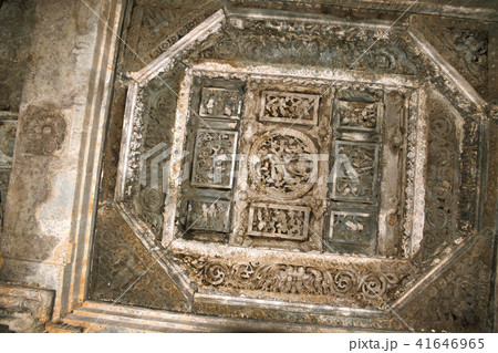 Ceiling, Hoysaleshvara Temple, Halebid, Karnataka Ceiling, Hoysaleshvara Temple, Halebid, Karnataka 41646965