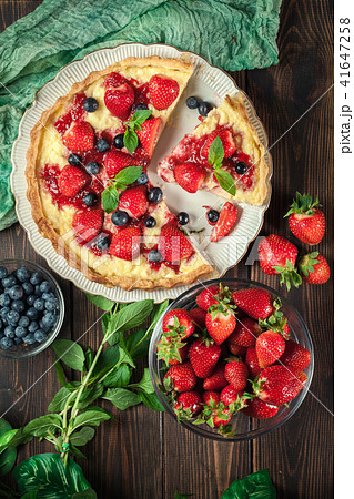 Tart with cheese, strawberries and blueberries Tart with cheese, strawberries and blueberries 41647258