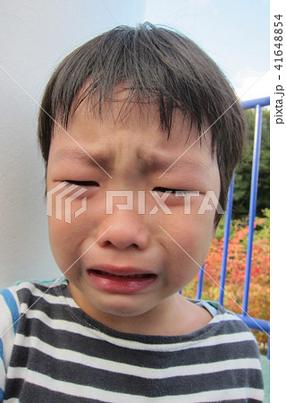泣いている子供 泣いている子供 41648854