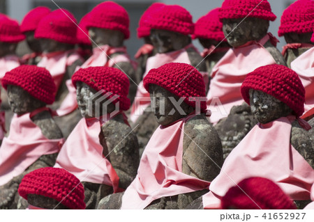 赤い帽子のお地蔵様 41652927