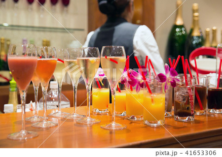 フリードリンクのカウンター 41653306