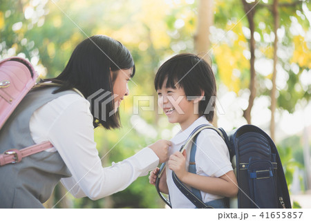 Cute Asian children going to the school Cute Asian children going to the school 41655857