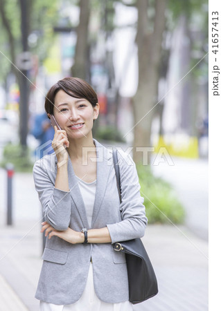30代　ビジネスウーマン　 41657413