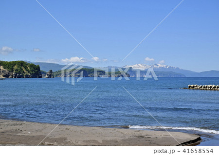 塩谷漁港からの桃岩 塩谷漁港からの桃岩 41658554