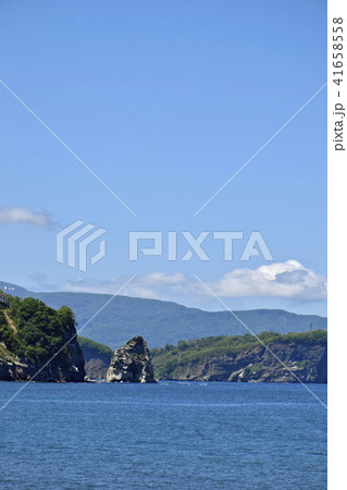 塩谷漁港からの桃岩 41658558