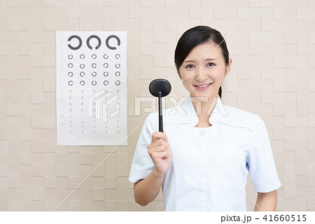 遮眼子を持つ看護師 遮眼子を持つ看護師 41660515