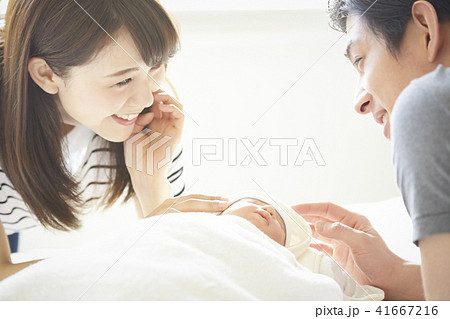 赤ちゃん　子育て 41667216