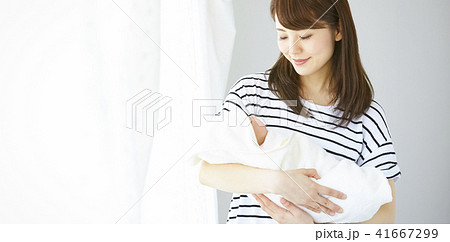 赤ちゃん　子育て 41667299