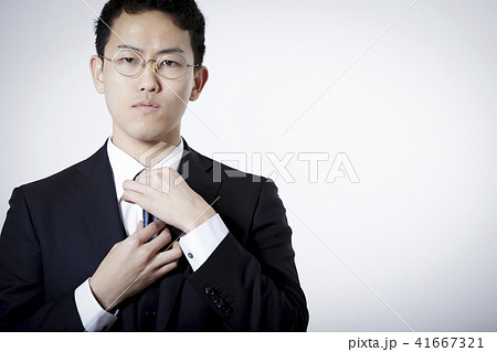 ビジネスマン　ポートレート 41667321