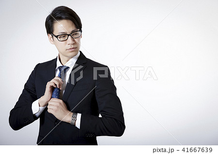 ビジネスマン　ポートレート 41667639