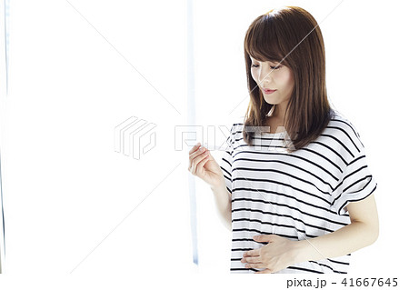 女性 妊娠検査薬 女性 妊娠検査薬 41667645