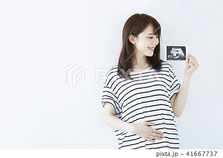 女性　妊娠 41667737