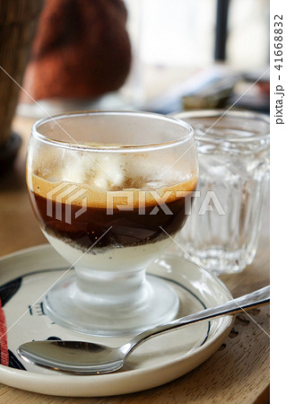 Affogato coffee with ice cream 41668832