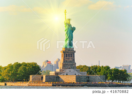 Statue of Liberty (Liberty Enlightening the world) 41670882