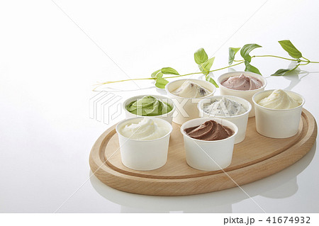 ice cream cup 41674932