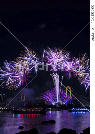 お台場レインボー花火の写真素材