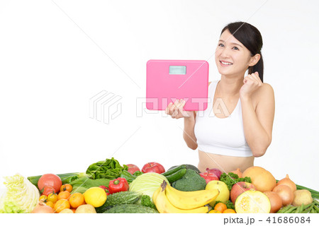 ダイエットに成功した女性 41686084