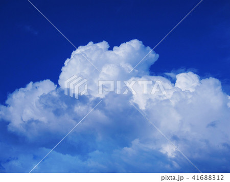 夏の雲(入道雲イメージ) 41688312