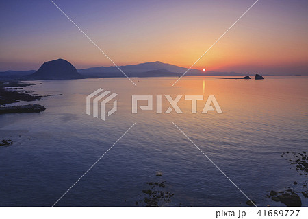 済州島 山房山 兄弟島 41689727