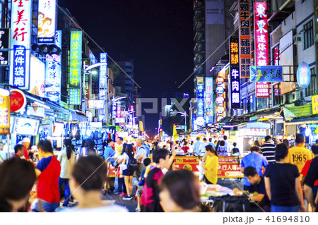 台湾 六号夜市 Liuhe Night Market 41694810