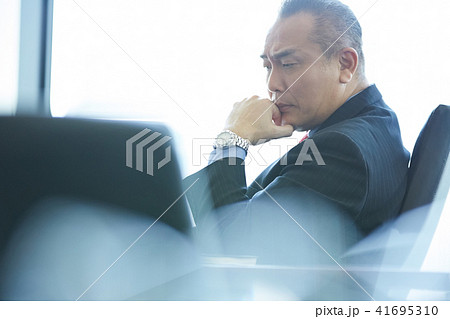 ビジネスマン　社長　重役 41695310