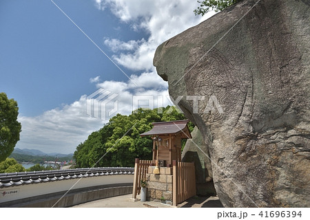 尾道の風景 千光寺公園 夫婦岩の烏天狗の写真素材