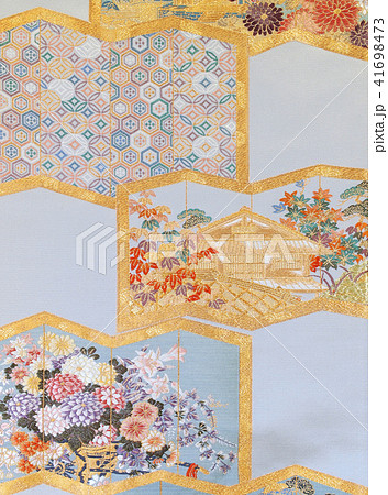 金襴を織り込んだ屏風文様の西陣織 41698473