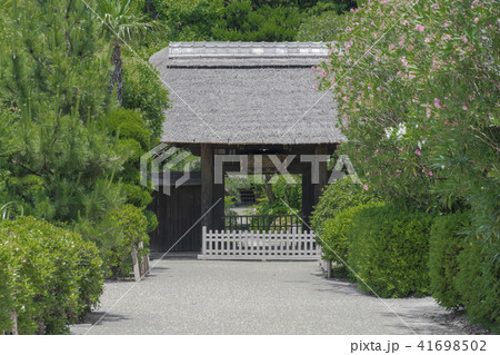 常楽寺の山門(鎌倉市大船) 41698502