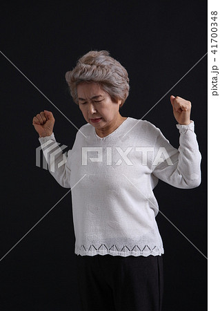 高齢者 老人 女性 41700348