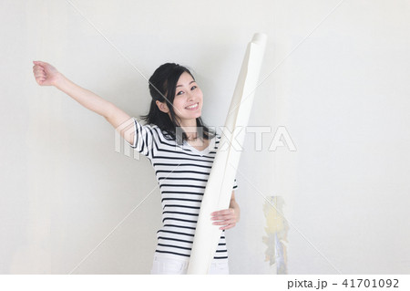 壁紙交換・女性 41701092