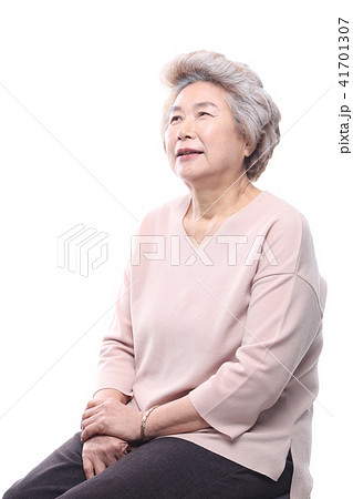 高齢者 老人 女性 41701307