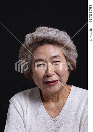 高齢者 老人 女性 41701793