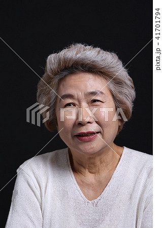 高齢者 老人 女性 41701794