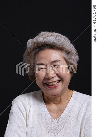 高齢者 老人 女性 41701799