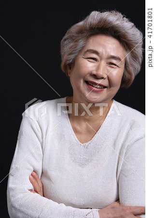 高齢者 老人 女性 41701801