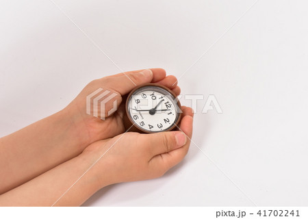 時計と子供の手 41702241