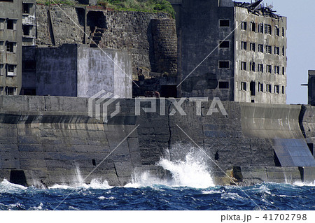 廃墟が残る軍艦島 廃墟が残る軍艦島 41702798