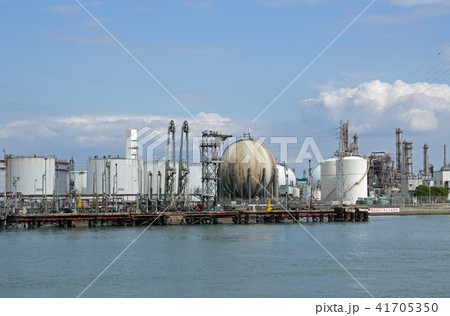 石油コンビナートの施設群 41705350