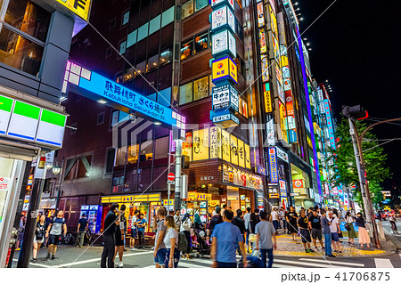 東京 新宿 歌舞伎町 さくら通りの写真素材