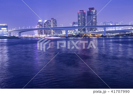 近未来都市 豊洲からの夜景の写真素材