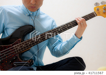 ベーシスト 41711567