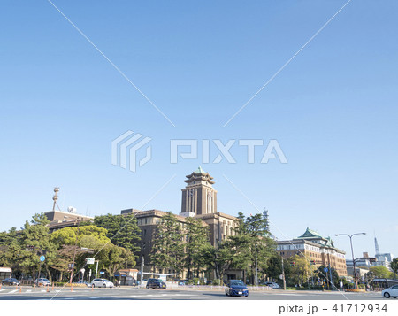 名古屋市役所と市役所交差点の風景（愛知県名古屋市） 41712934