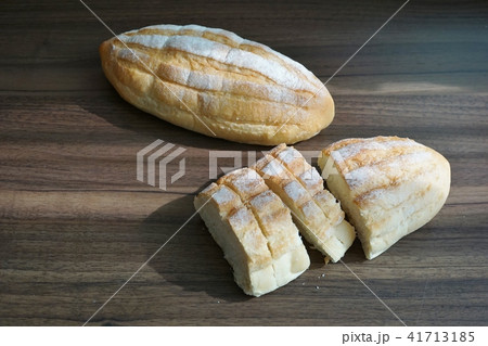 手作りパン、ミルクハース、サブマリン(Milk Hearth Bread) 手作りパン、ミルクハース、サブマリン(Milk Hearth Bread) 41713185