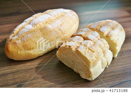 手作りパン、ミルクハース、サブマリン(Milk Hearth Bread) 手作りパン、ミルクハース、サブマリン(Milk Hearth Bread) 41713186