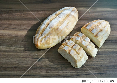 手作りパン、ミルクハース、サブマリン(Milk Hearth Bread) 手作りパン、ミルクハース、サブマリン(Milk Hearth Bread) 41713189