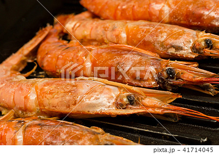 langoustine whole large red on the grill 41714045