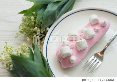 Eclair the rustic background 41716868
